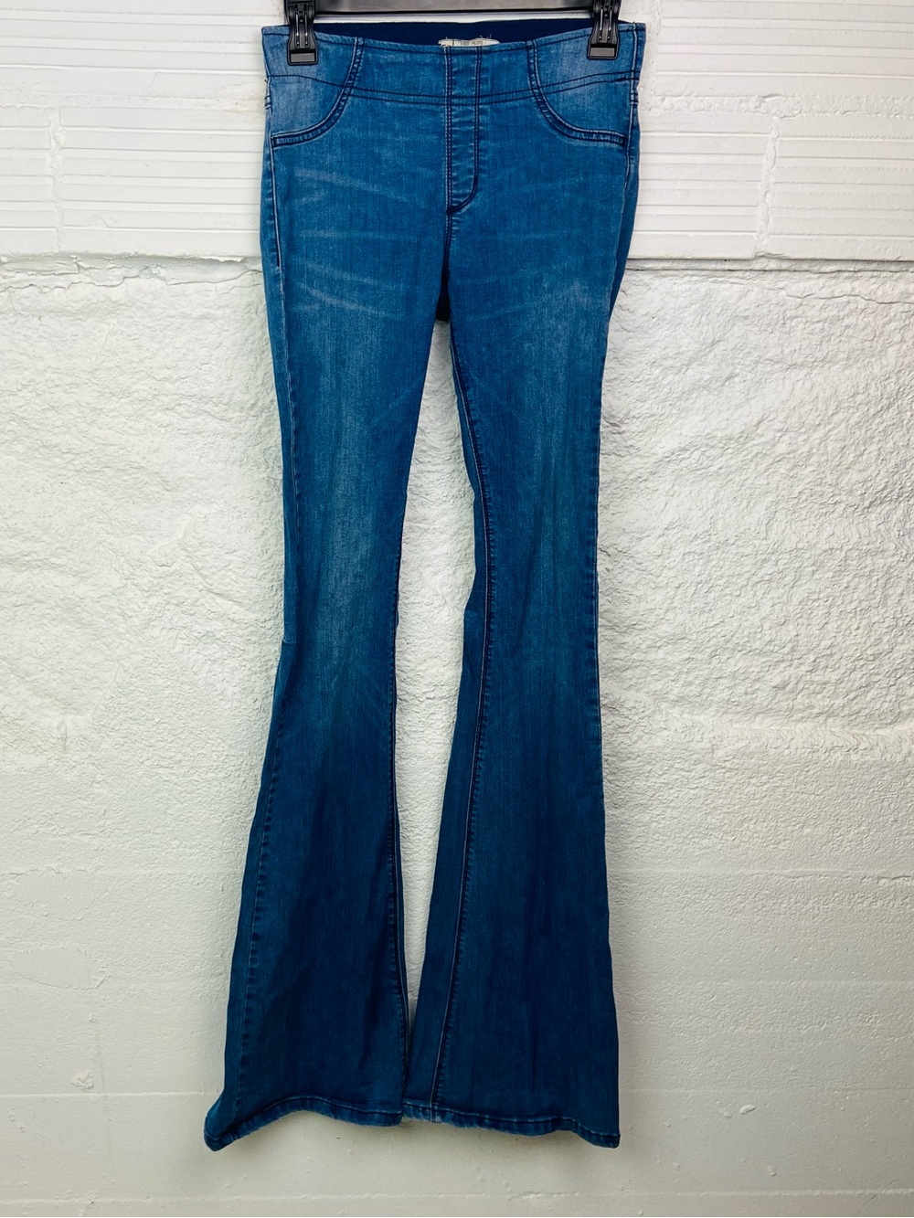 Free People Penny Pull-On Flare Blue Wide-Leg Jeans size 27